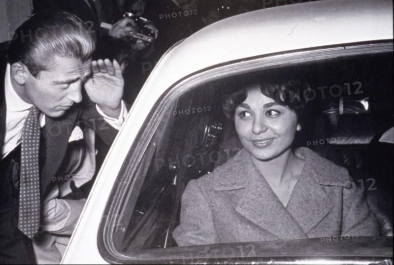Farah Diba fiancée à Mohammed Reza Pahlavi, Paris 1959