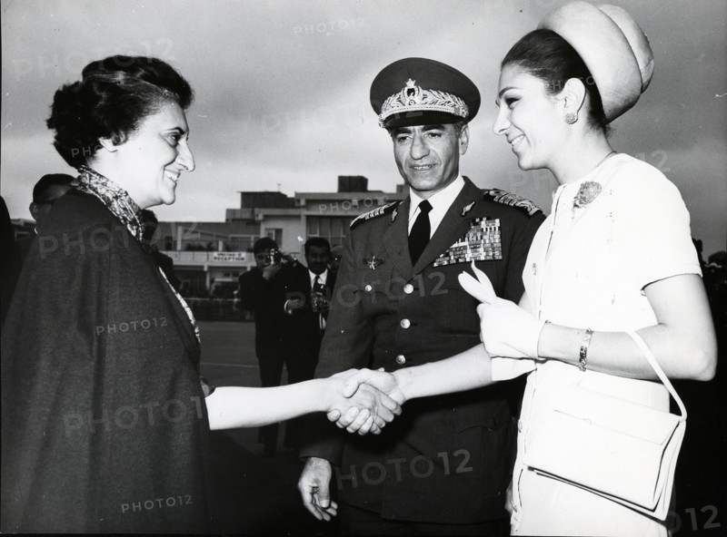 Mohammed Reza Shah Pahlavi et Farah en Inde avec Madame Gandhi
