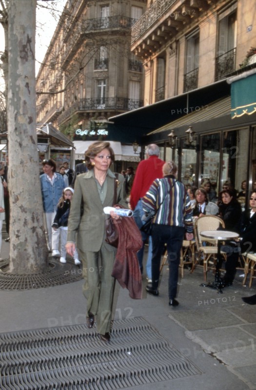 Farah Pahlavi à Paris