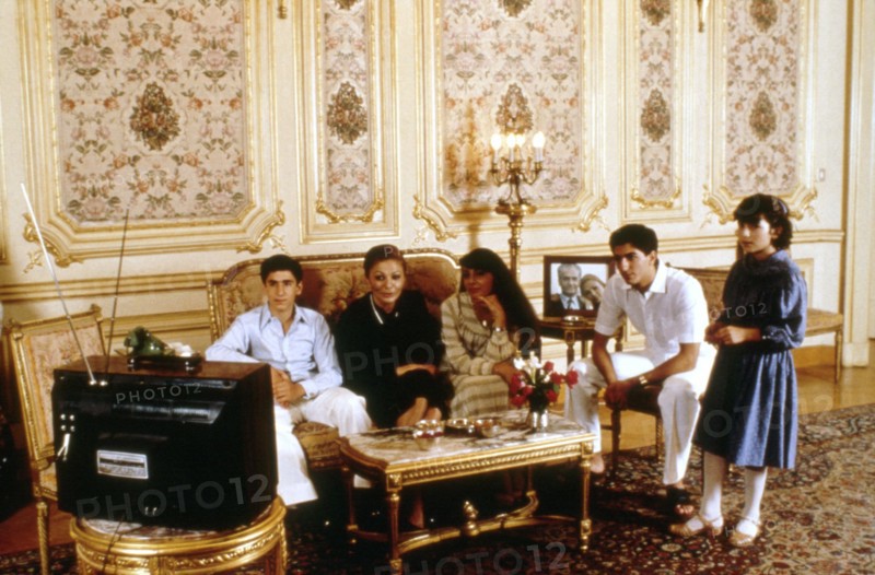 Farah Pahlavi et ses enfants au Caire après la mort du Shah -octobre 1980