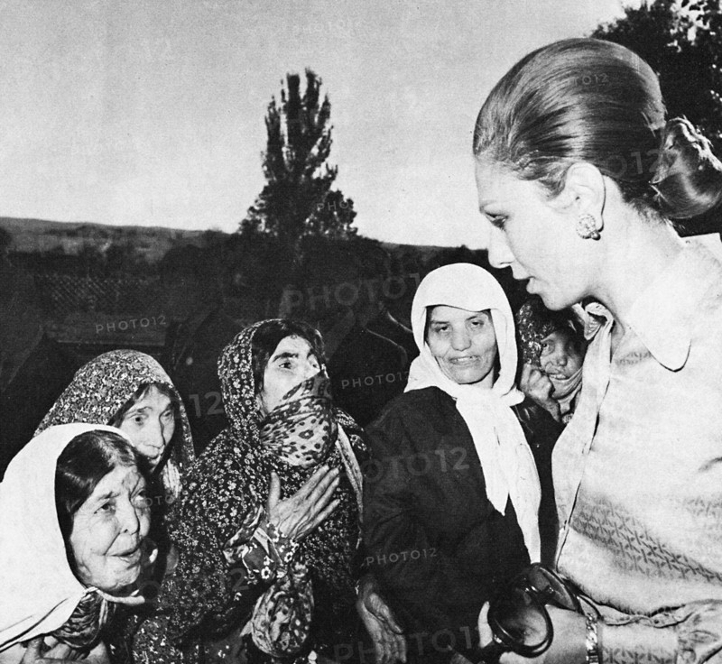 Farah Pahlavi en visite officielle