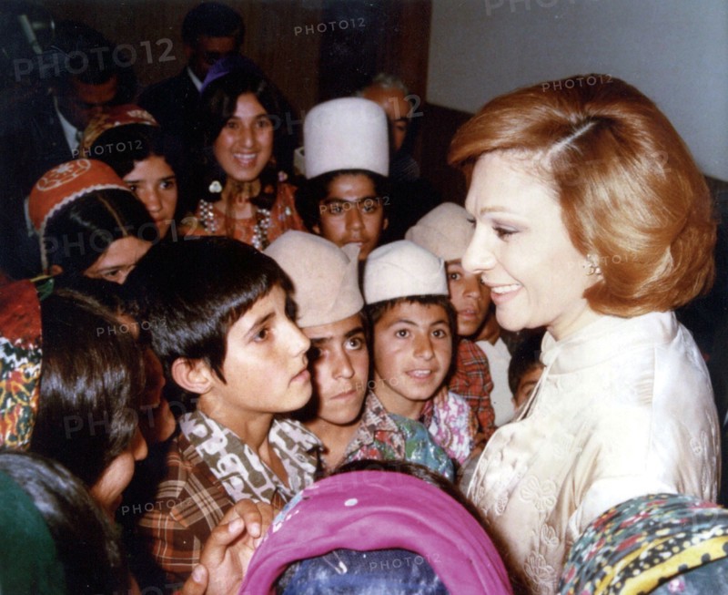 Farah Pahlavi en visite en province
