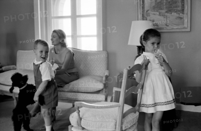 Grace de Monaco with her children Caroline and Albert (June 28, 1962)