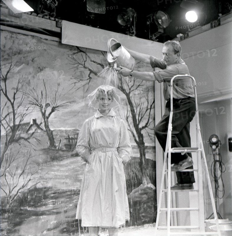 Brigitte Bardot sur le tournage de "La mariée est trop belle"