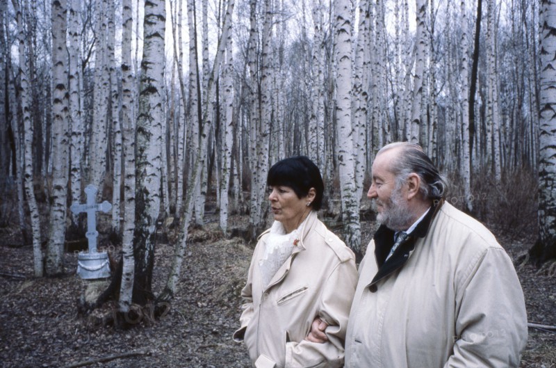 Bernard et Annabel Buffet, ballade en forêt