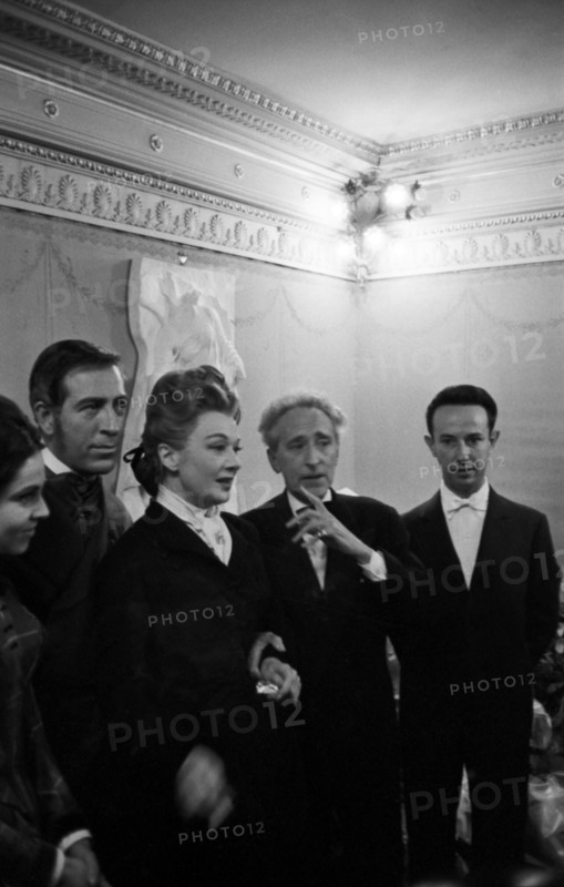 Représentation de la pièce "L'Aigle à deux têtes", 1960