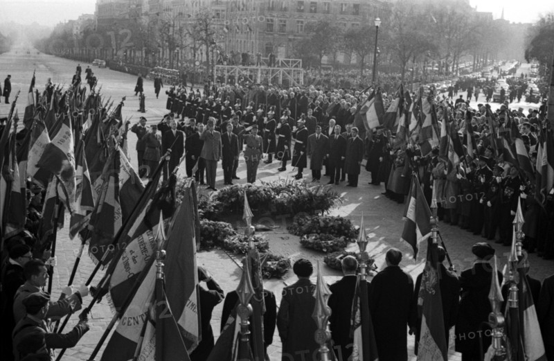 Cérémonie commémorative du 11 novembre 1960