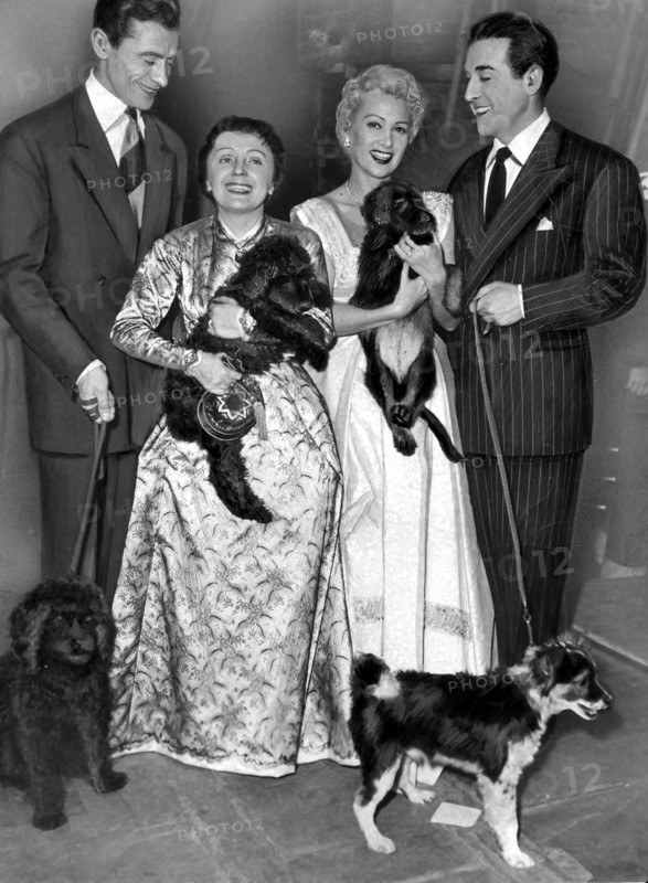Piaf entre Robert Lamoureux, Martine Carol et Luis Mariano, 1953