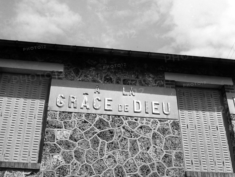 Place where Piaf and Moustaki's car accident occured, September 1958
