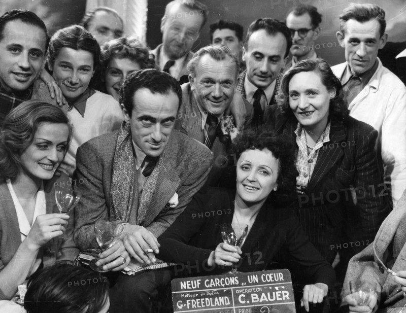 Piaf during the shooting of "Neuf garçons, un coeur"