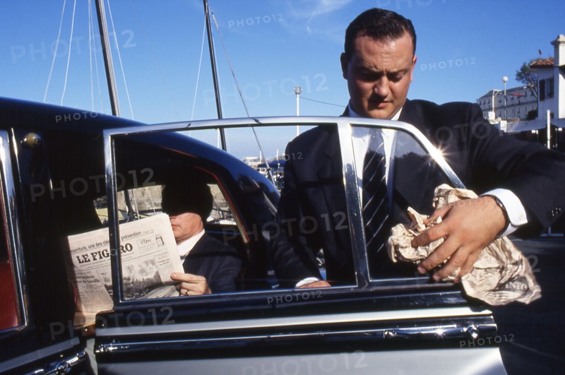 Le chauffeur à la Rolls-Royce.