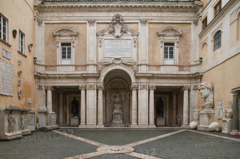 Cour du Palais des Conservateurs à Rome