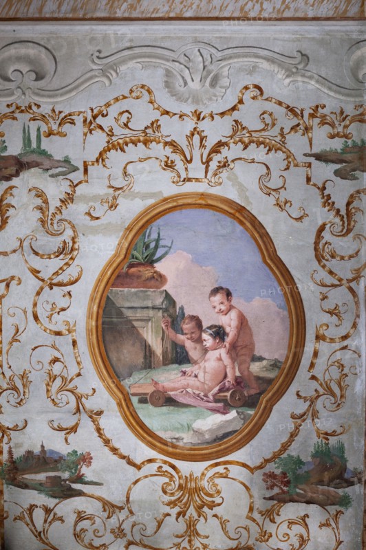 Vicenza, Villa Valmarana ai Nani, Guest Lodgings, the Room of the Putti, medallion with putti