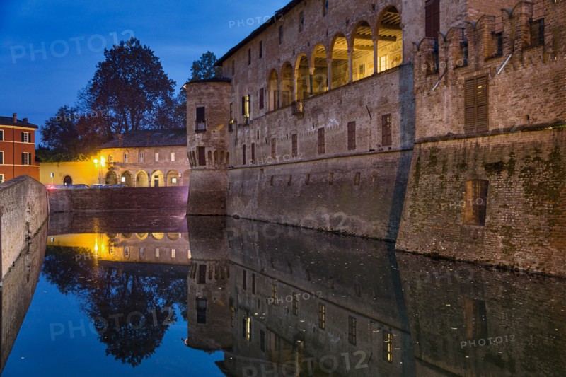 Fontanellato, Rocca Sanvitale: night view of the fortress and its moat