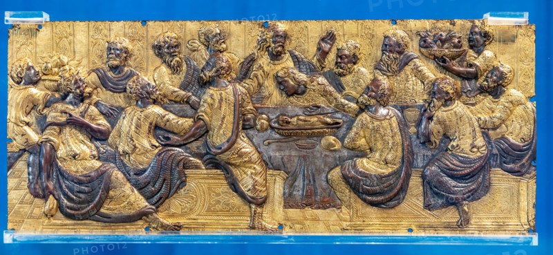 Brescia, Pinacoteca Tosio Martinengo: "Last Supper", by Master from Emilia, gilded chiselled bronze