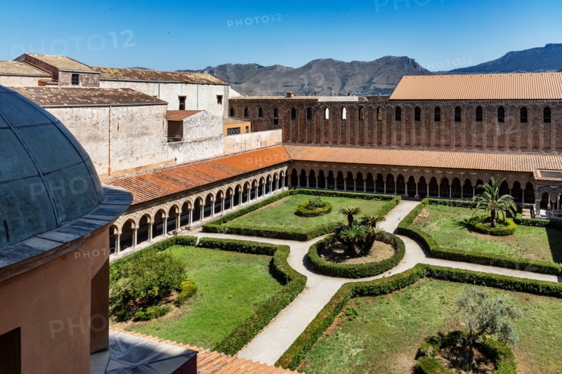 Monreale, Duomo, cloister of the Benedictine monastery: view of the cloister