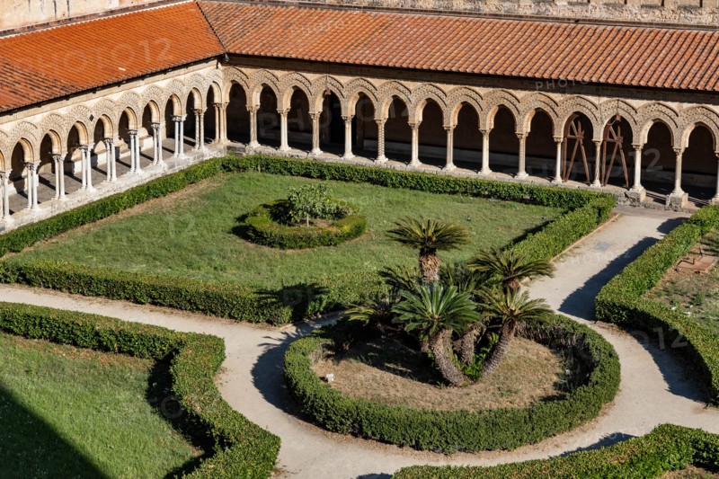 Monreale, Duomo, cloister of the Benedictine monastery: view of the cloister