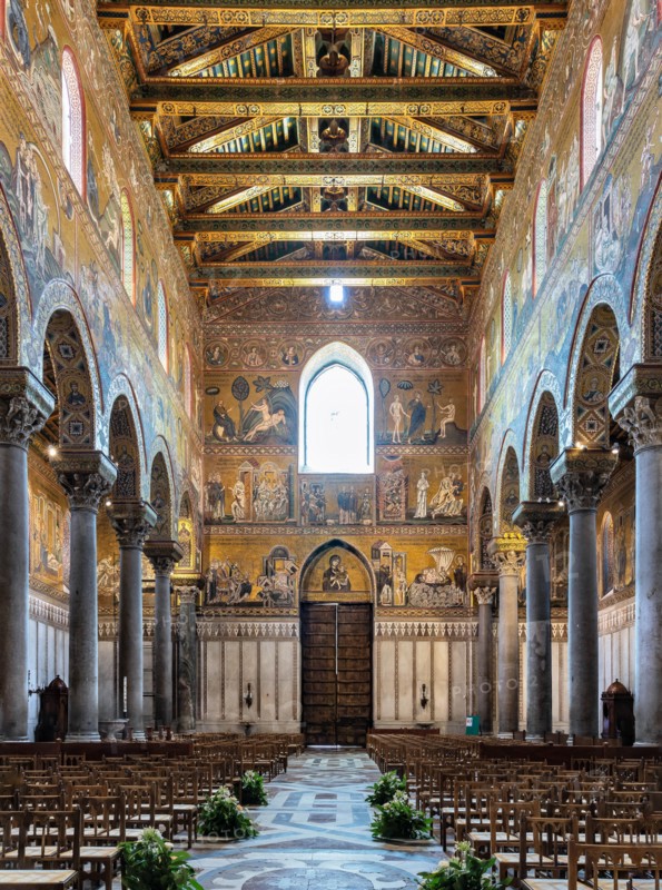 Monreale, Duomo: view of the nave and the counterfaçade