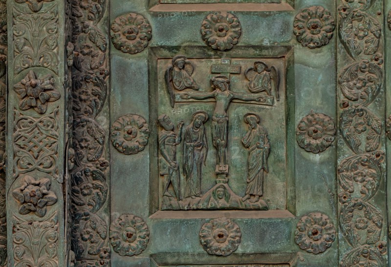 Monreale Cathedral, the gate by Bonanno Pisano (1185-6)