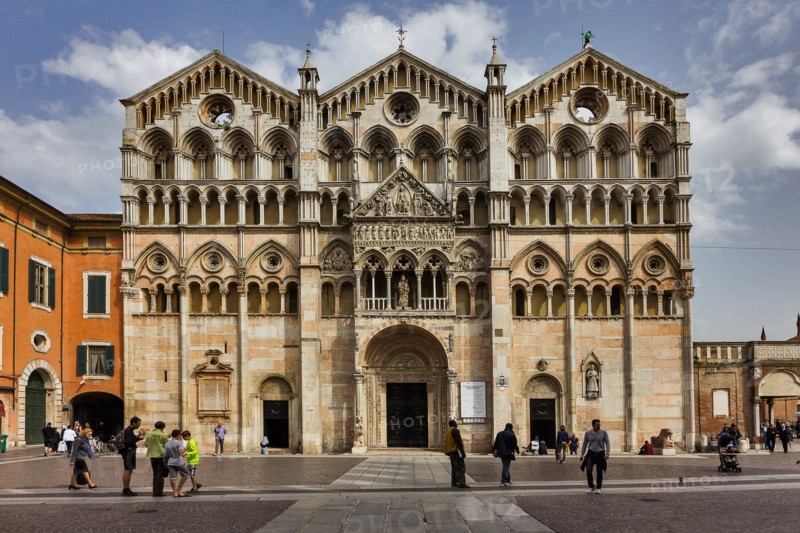 Ferrara, piazza della Cattedrale (the Cathedral Square)