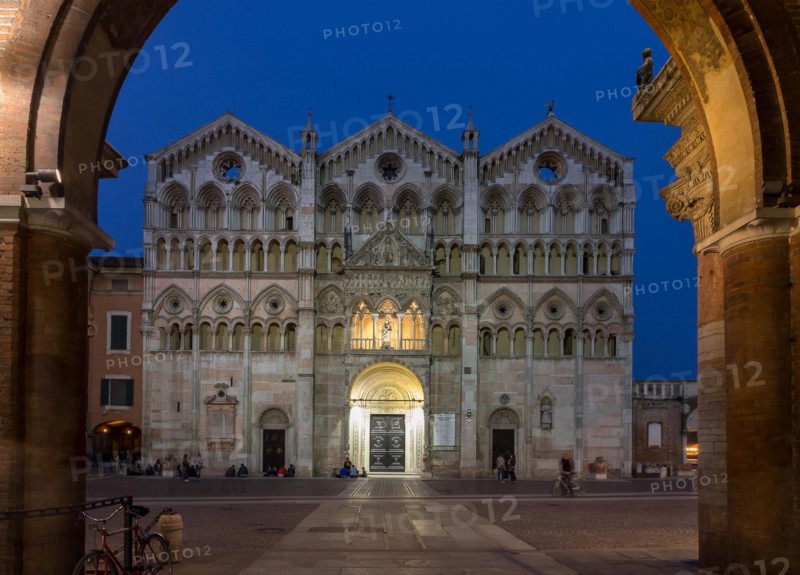 Ferrara, piazza della Cattedrale (the Cathedral Square)