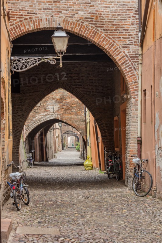 Ferrara, Delle Volte Street