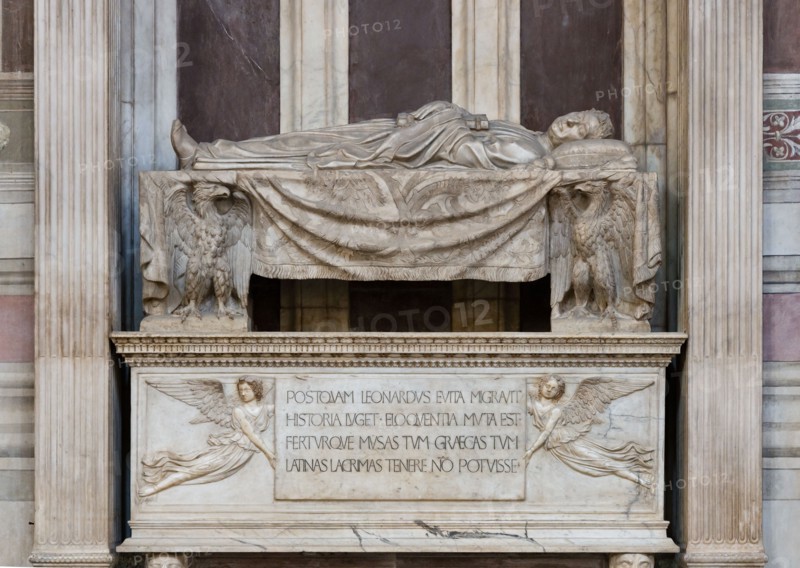 Bernardo Rossellino: 'Sepulchre of Leonardo Bruni'