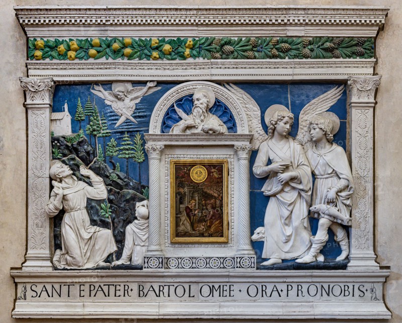 Dossal of an altar with central ciborium