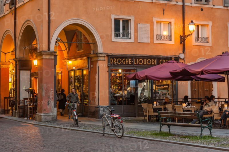 Dans les rues de Modène, en Italie