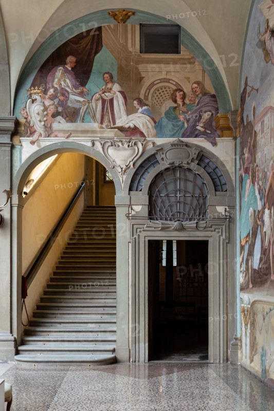 Medici Villa La Petraia, courtyard: “Alessandro, first duke of Florence”, fresco from the cycle of the Fasti Medicei by Volterrano (Baldassarre Franceschini), 1636-1647.
On a kind of raised loggia, Duke Alessandro de' Medici sits on a throne while receiving his title with ducal attributes from representatives of the Florentine Republic in 1531.
Villa medicea La Petraia, Firenze (FI) - Florence, Toscana - Tuscany, Italia - Italy