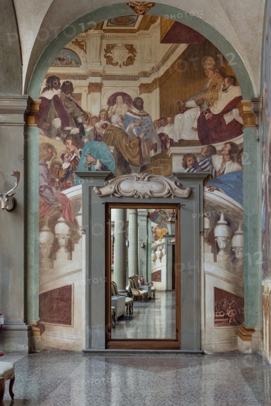Medici Villa La Petraia, courtyard: “Meeting between Pope Leo”,  fresco from the cycle of the Fasti Medicei by Volterrano (Baldassarre Franceschini), 1636-1647.
In 1515 Francis I of France met Pope Leo X in Bologna to clarify the possession of the duchies of Parma and Piacenza.

In the centre the King of France Francis I, with the collar of the Order of Saint Michael and the cloak quilted with French lilies, behind which we see a personification in statue of the Ecclesia surmounted by the Medici coat of arms with the keys of Saint Peter and the tiara; finally on the left the group of French dignitaries. Among the prelates Luca Citerni, chaplain of Lorenzo de' Medici (the client),
Villa medicea La Petraia, Firenze (FI) - Florence, Toscana - Tuscany, Italia - Italy