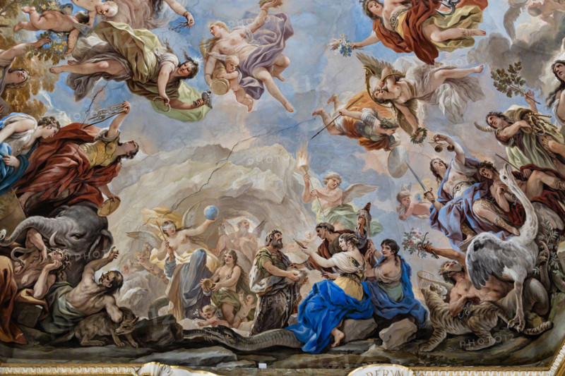 Palazzo Medici Riccardi, Galleria degli specchi (o Sala Luca Giordano): “L’Antro dell'Eternità e la nascita dell'uomo”. Particolare della volta. Affreschi di Luca Giordano; 1682 - 1685.

Un gruppo di divinità assiste alla nascita dell'uomo, simboleggiata dal neonato tenuto in mano dal dio Giano, bifronte, al centro della scena. Tutto il gruppo è circondato da un uroboro (serpente che morde la propria coda), simbolo dell'Eternità, mentre sullo sfondo entro una caverna è il Tempo (rappresentato mediante la figura di un uomo anziano alato con una clessidra in mano). Avanti a loro è una dea velata (forse la Necessità) che offre una verga alla Fortuna (ritratta bendata) e una sfera dorata alla Natura (da cui sgorga latte dal seno). Accanto al dio Giano sono le tre Parche con il filo (da lavorare) della vita umana.


[ENG]
Medici Riccardi Palace, Gallery of Mirrors (or Room Luca Giordano), detail of the vault:  "the Cave of Eternity and the Birth of Man".
Frescoes by Luca Giordano; 16...