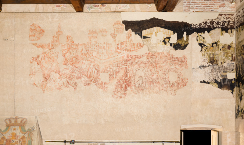 Palazzo Ducale, Pisanello room, north-east wall: “Tournament-Battle of Louvezerp”, 1430-1433, by Antonio di Puccio, known as Pisanello. detached wall painting, mixed media. The subject is taken from “Le roman en prose de Tristan”, a masterpiece of chivalric literature.
Palazzo Ducale, Mantova (MN) - Mantua, Lombardia - Lombardy, Italia - Italy