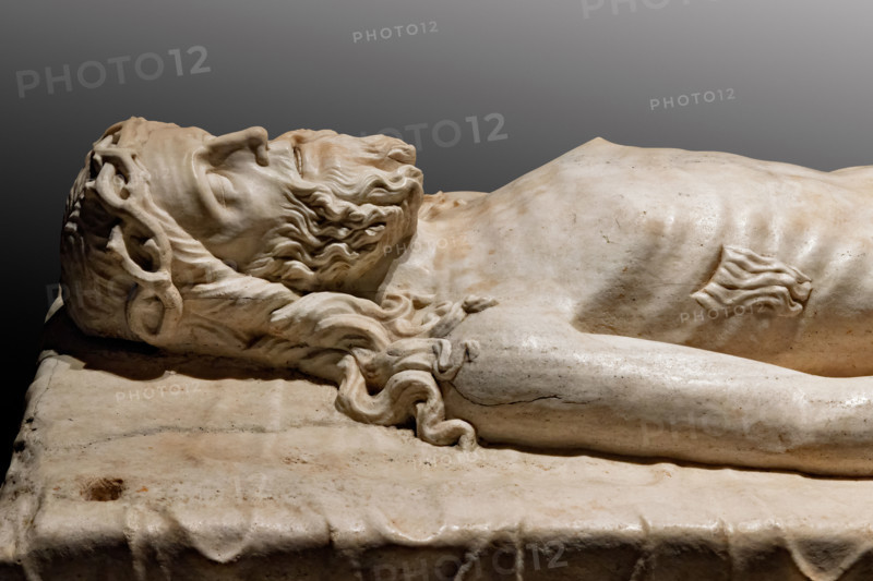 “Deposed Christ or Dead Christ”, marble statue by Jacopino da Tradate, 1420-30. The statue was probably part of a lamentation. Detail.
Chiesa di San Francesco, Casalmaggiore (CR), Lombardia - Lombardy, Italia - Italy