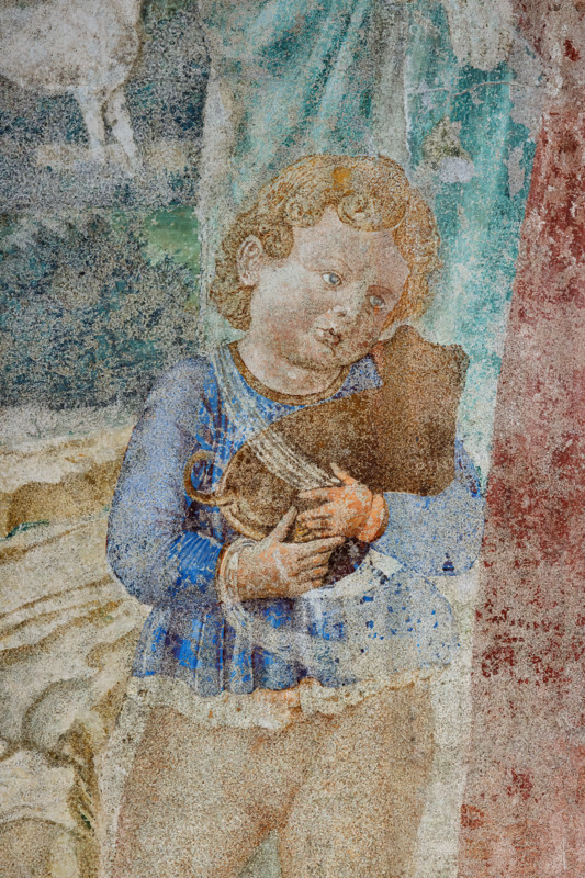 Pisa, Camposanto monumentale:
“Costruzione della Torre di Babele”, affreschi di Benozzo Gozzoli, 1469/70.
Particolare di bambino con cagnolino.

[ENG]
Pisa, Monumental Cemetery: 
 “Construction of the Tower of Babel”, frescoes by Benozzo Gozzoli, 1469/70. 
Detail of a child carrying a little dog.
Camposanto Monumentale, Pisa (PI), Toscana - Tuscany, Italia - Italy