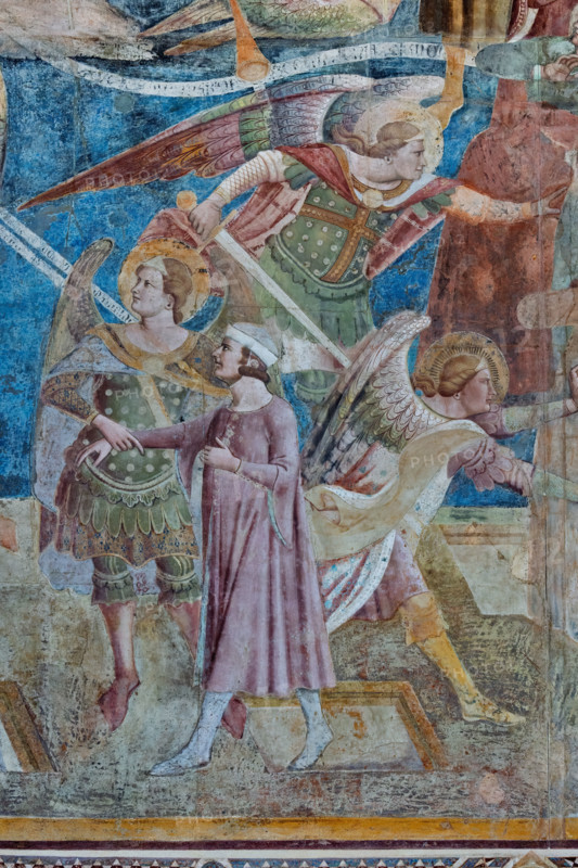 Pisa, Camposanto monumentale:
“Giudizio Universale”.  Affreschi di Buonamico Buffalmacco, 1336/1341.
Particolare con arcangeli incaricati di smistare correttamente le anime; tra loro un arcangelo presenta a San Michele Arcangelo un eletto, erroneamente uscito da terra nella zona dei dannati.

[ENG]
Pisa, Monumental Cemetery: "The Last Judgement”. Frescoes by Buonamico Buffalmacco, 1336/1341.
Detail with archangels charged with correctly sorting souls; among them, an archangel presents to St. Michael the Archangel a chosen one, who mistakenly emerged from the earth into the area of ??the damned.
Camposanto Monumentale, Pisa (PI), Toscana - Tuscany, Italia - Italy