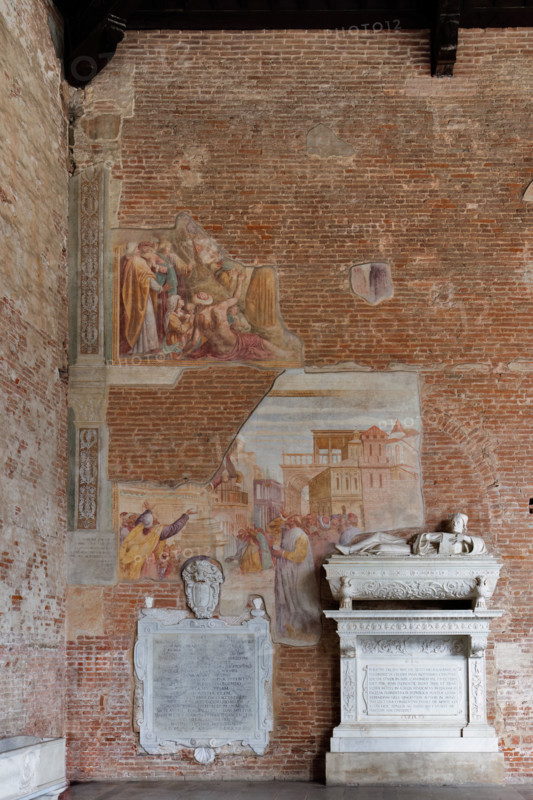 Pisa, Camposanto monumentale:
in basso: “Monito di Elia e morte di re Ozia”;
in alto: “Il fuoco sacro uccide i profeti di Baal”,affreschi di Zaccaria Rondinosi, 1664.
Alla base a destra, monumento tombale del giureconsulto Filippo Decio, opera di Stagio Stagi, 1535.

[ENG]
Pisa, Monumental Cemetery: 
Bottom: "Elijah's Warning and the Death of King Uzziah”.
Top: "The Sacred Fire Kills the Prophets of Baal”, frescoes by Zaccaria Rondinosi, 1664.
At the base on the right, the tomb monument of the jurist Filippo Decio, a work by Stagio Stagi, 1535.
Camposanto Monumentale, Pisa (PI), Toscana - Tuscany, Italia - Italy