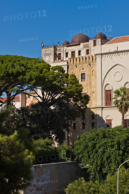 Palazzo Reale (Palazzo dei Normanni), fronte Sud-Ovest:
Palazzo Reale o "dei Normanni", Palermo (PA), Sicilia - Sicily, Italia - Italy