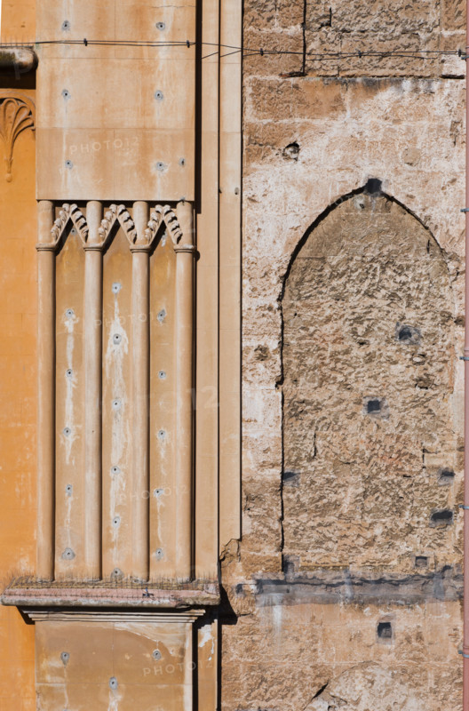 Palermo, Palazzo Reale o Palazzo dei Normanni: particolare del il prospetto occidentale nella sua variegata giustapposizione di volumi medioevali e moderni.

[ENG]
Palermo, The Royal Palace or Palazzo dei Normanni (Palace of the Normans): detail of the western façade in its variegated juxtaposition of medieval and modern volumes.
Palazzo Reale (Palazzo dei Norma, Palermo (PA), Sicilia - Sicily, Italia - Italy