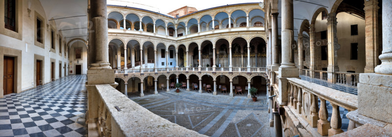 Palermo, The Royal Palace or Palazzo dei Normanni (Palace of the Normans), The Maqueda Courtyard: view.
Palazzo Reale (Palazzo dei Norma, Palermo (PA), Sicilia - Sicily, Italia - Italy
