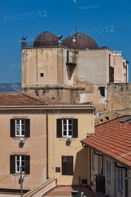Palermo, The Royal Palace or Palazzo dei Normanni (Palace of the Normans): view of the top of the Pisan Tower with the domes of the astronomical observatory "Giuseppe Piazzi".
Palazzo Reale (Palazzo dei Norma, Palermo (PA), Sicilia - Sicily, Italia - Italy