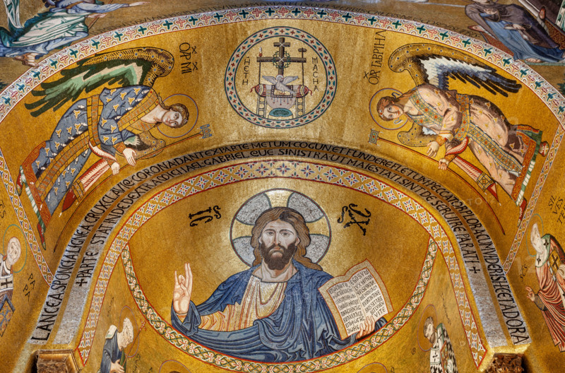 Palermo, Palazzo Reale o Palazzo dei Normanni,  Cappella Palatina (Basilica), veduta del catino dell'abside: mosaico di  Cristo Pantocrator (1143).

[ENG]
Palermo, The Royal Palace or Palazzo dei Normanni (Palace of the Normans), The Palatine Chapel (Basilica), the apse, the bowl-shaped vault: the mosaic of Christ Pantocrator (1143).(1143)
Palazzo Reale (Palazzo dei Norma, Palermo (PA), Sicilia - Sicily, Italia - Italy