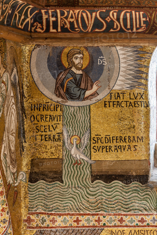 Palermo, The Royal Palace or Palazzo dei Normanni (Palace of the Normans), The Palatine Chapel (Basilica), cycle of mosaics on the Old Testament, cycle of the Creation: "Fiat Lux. God creates the Light and divides the Waters.", XII century.
Palazzo Reale (Palazzo dei Norma, Palermo (PA), Sicilia - Sicily, Italia - Italy