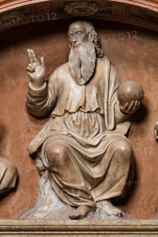 Modena, Duomo, interno, navata destra: monumento funerario dedicato a Francesco Molza; di Bartolomeo Spani, 1516. Marmo di Carrara, marmo proconnesio, pietra d'Istria e rosso ammonitico.

[ENG]
Modena, Cathedral, interior, right aisle: funerary monument dedicated to Francesco Molza; Bartolomeo Spani, 1516. Carrara marble, Proconnesian marble, Istrian stone and red ammonitic stone.