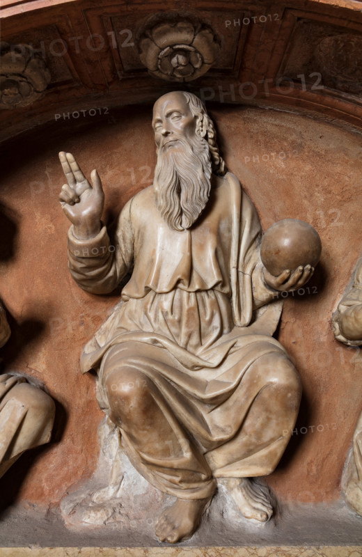 Modena, Duomo, interno, navata destra: monumento funerario dedicato a Francesco Molza; di Bartolomeo Spani, 1516. Marmo di Carrara, marmo proconnesio, pietra d'Istria e rosso ammonitico.

[ENG]
Modena, Cathedral, interior, right aisle: funerary monument dedicated to Francesco Molza; Bartolomeo Spani, 1516. Carrara marble, Proconnesian marble, Istrian stone and red ammonitic stone.
