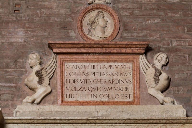 Modena, Duomo, interno, navata destra: monumento funerario dedicato a Francesco Molza; di Bartolomeo Spani, 1516. Marmo di Carrara, marmo proconnesio, pietra d'Istria e rosso ammonitico.

[ENG]
Modena, Cathedral, interior, right aisle: funerary monument dedicated to Francesco Molza; Bartolomeo Spani, 1516. Carrara marble, Proconnesian marble, Istrian stone and red ammonitic stone.
Duomo, Modena (MO), Emilia Romagna, Italia - Italy