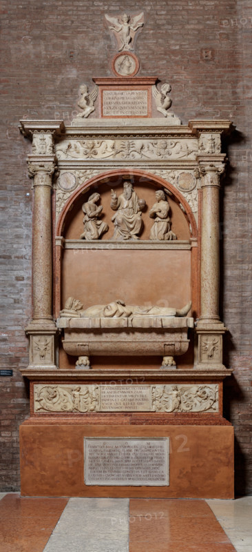 Modena, Duomo, interno, navata destra: monumento funerario dedicato a Francesco Molza; di Bartolomeo Spani, 1516. Marmo di Carrara, marmo proconnesio, pietra d'Istria e rosso ammonitico.

[ENG]
Modena, Cathedral, interior, right aisle: funerary monument dedicated to Francesco Molza; Bartolomeo Spani, 1516. Carrara marble, Proconnesian marble, Istrian stone and red ammonitic stone.
Duomo, Modena (MO), Emilia Romagna, Italia - Italy