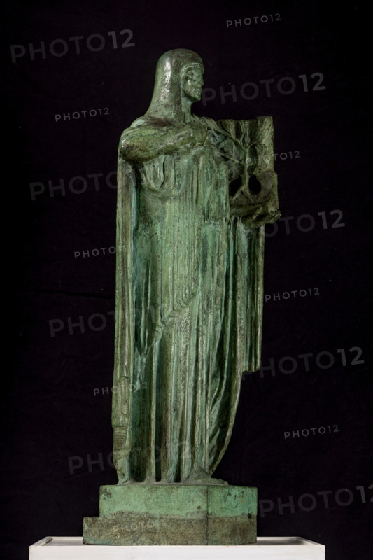 Collezione Assicoop Unipol, inv. n° 915: 
Ermenegildo Luppi (1877-1973); “Athena - La Poesia” (scultura in bronzo, h. 74).


[ENG]
Ermenegildo Luppi (1877-1973); “Athena - The Poetry” (bronze sculpture, h. 74).
Collezione Assicoop - Unipol, Modena (MO), Emilia Romagna, Italia - Italy