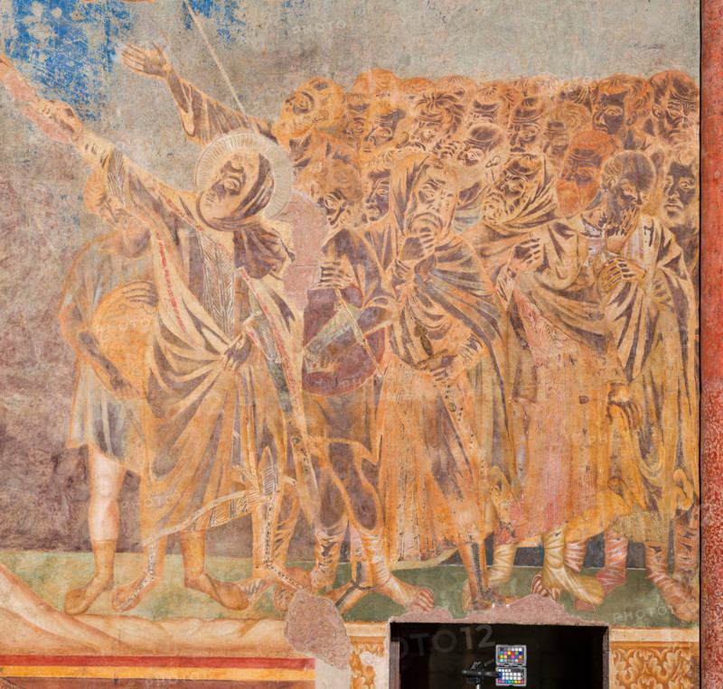 Assisi, Basilica superiore di San Francesco, transetto meridionale, parete est, Crocifissione: Particolare del gruppo di destra con San Longino, il centurione e i farisei.
Affreschi di Cimabue (Cenni di Pepo 1277-1283?).

[ENG]
Assisi, Upper Basilica of San Francesco, south transept, east wall, Crucifixion: detail of the right group with Saint Longinus, the centurion and the Pharisees.
Frescoes by Cimabue (Cenni di Pepo 1277-1283?).
Basilica superiore di San France, Assisi (PG), Umbria, Italia - Italy