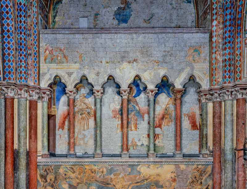 Assisi, Basilica superiore di San Francesco, transetto meridionale, parete est, registro mediano: gerarchie angeliche. Affreschi di Cimabue (Cenni di Pepo 1277-1283?).


[ENG]
Assisi, Upper Basilica of Saint Francis, southern transept, east wall, the middle register: angelic hierarchies. Frescoes by Cimabue (Cenni di Pepo 1277-1283?).
Basilica superiore di San France, Assisi (PG), Umbria, Italia - Italy